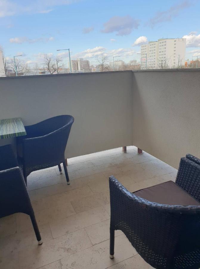 Ejjeli Bagoly Etterem Es Panzio B&B