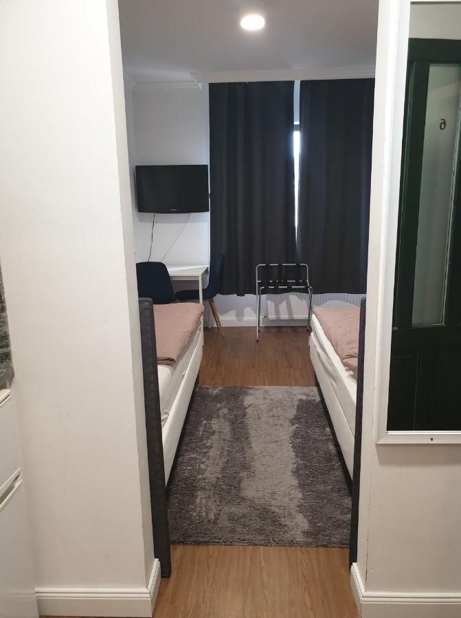 Ejjeli Bagoly Etterem Es Panzio B&B Budapesta